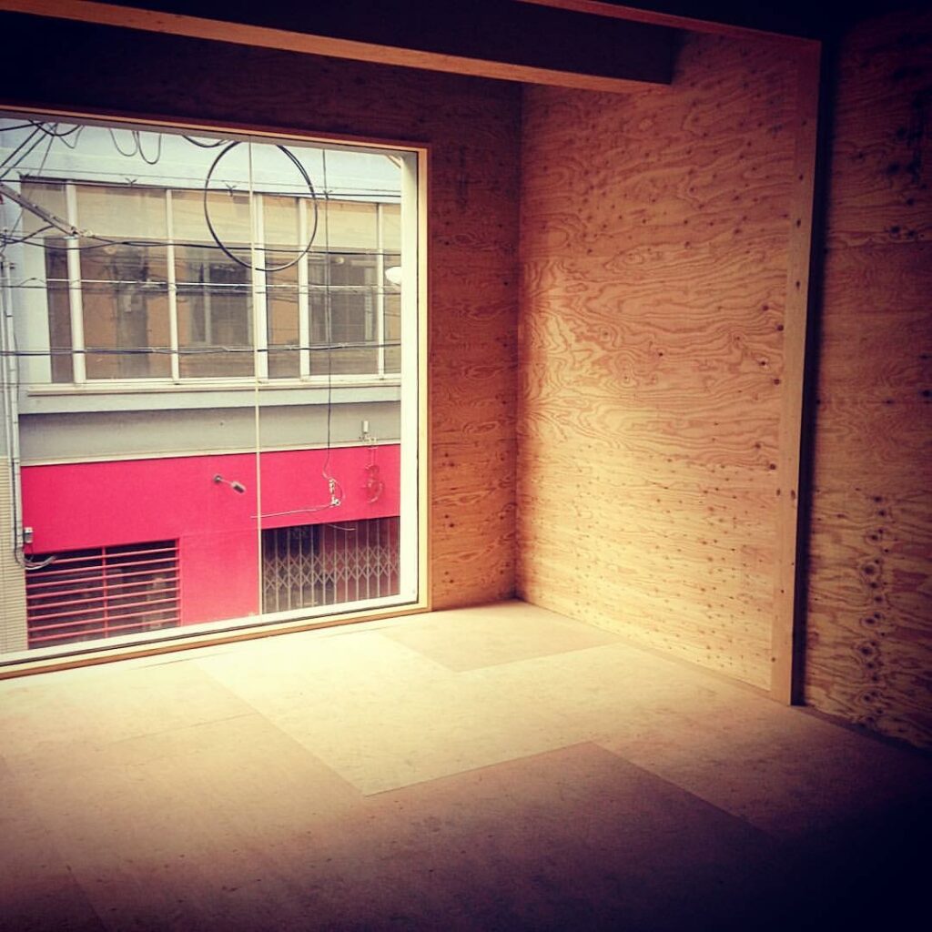 スケルトン内装